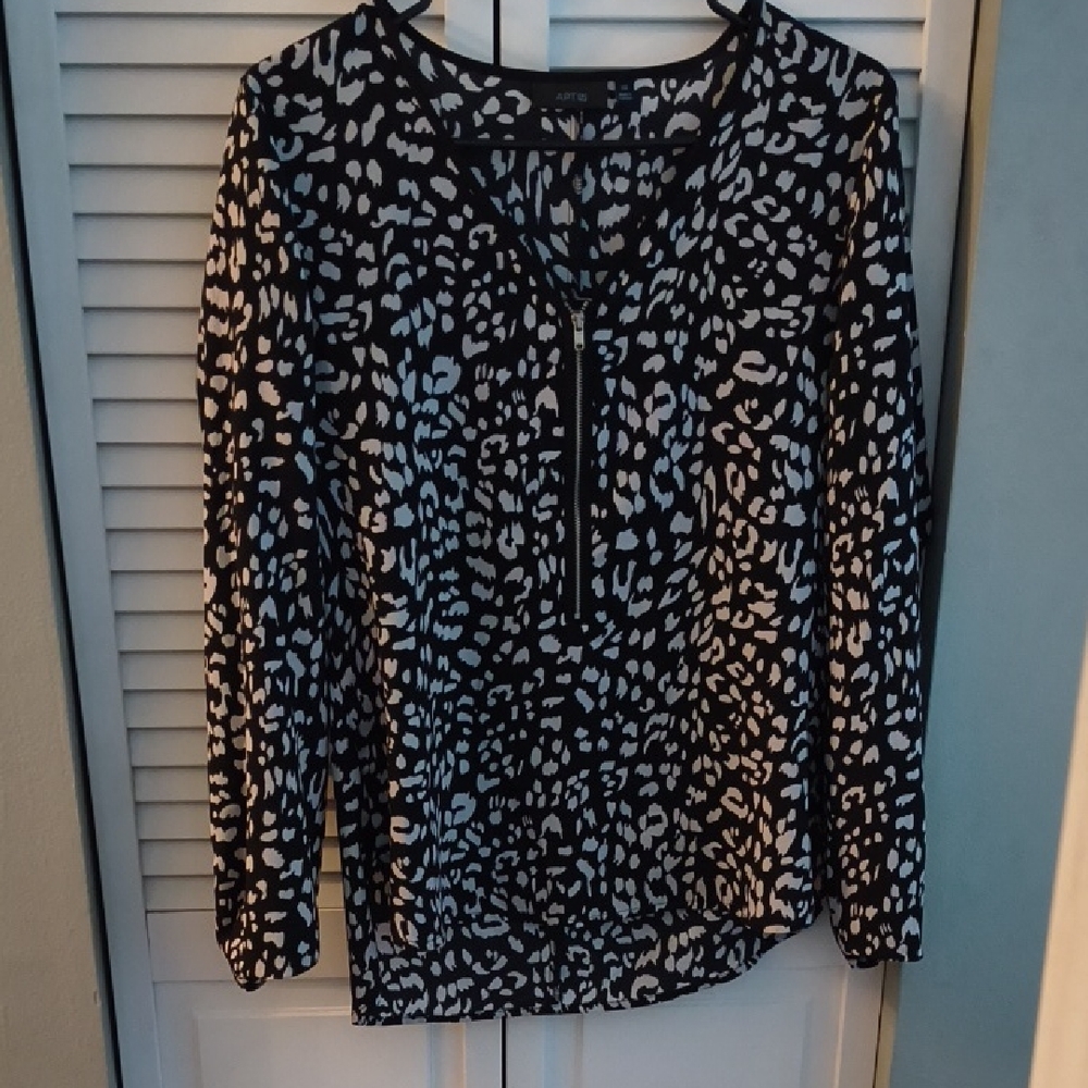 Apt. 9 Monochrome Animal Print Blouse